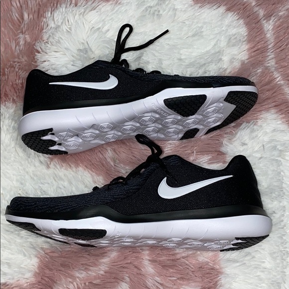 flex supreme tr 6 sneaker